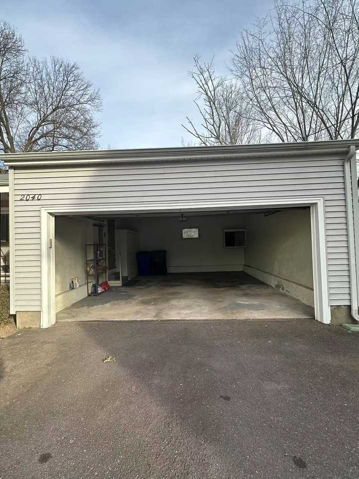 2040 Albany Ave #NA - Photo 2 of 15