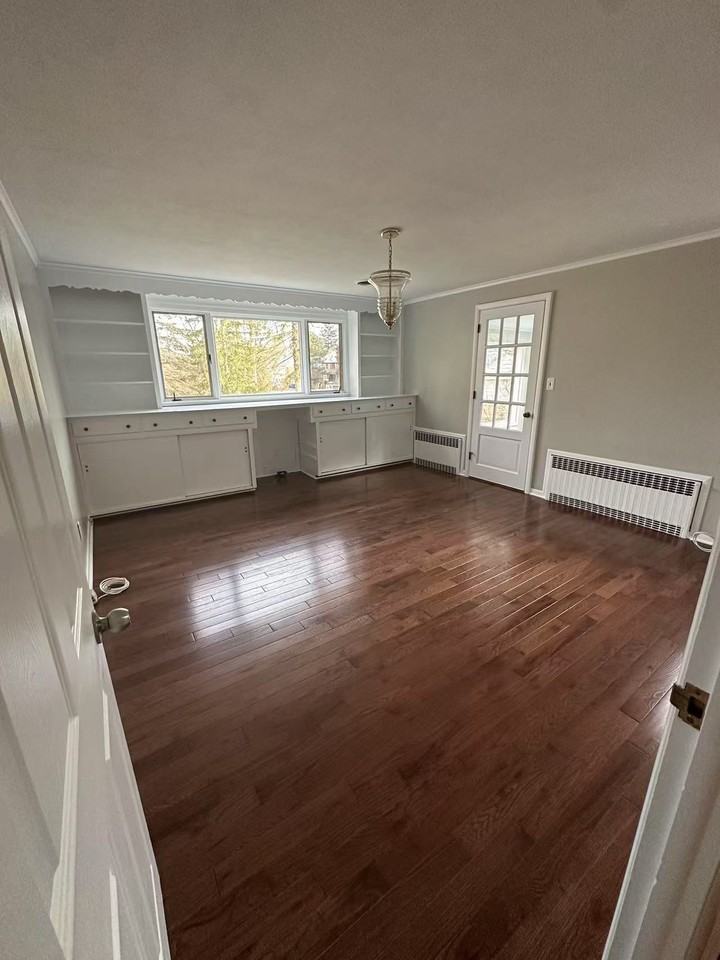 2040 Albany Ave #NA - Photo 5 of 15