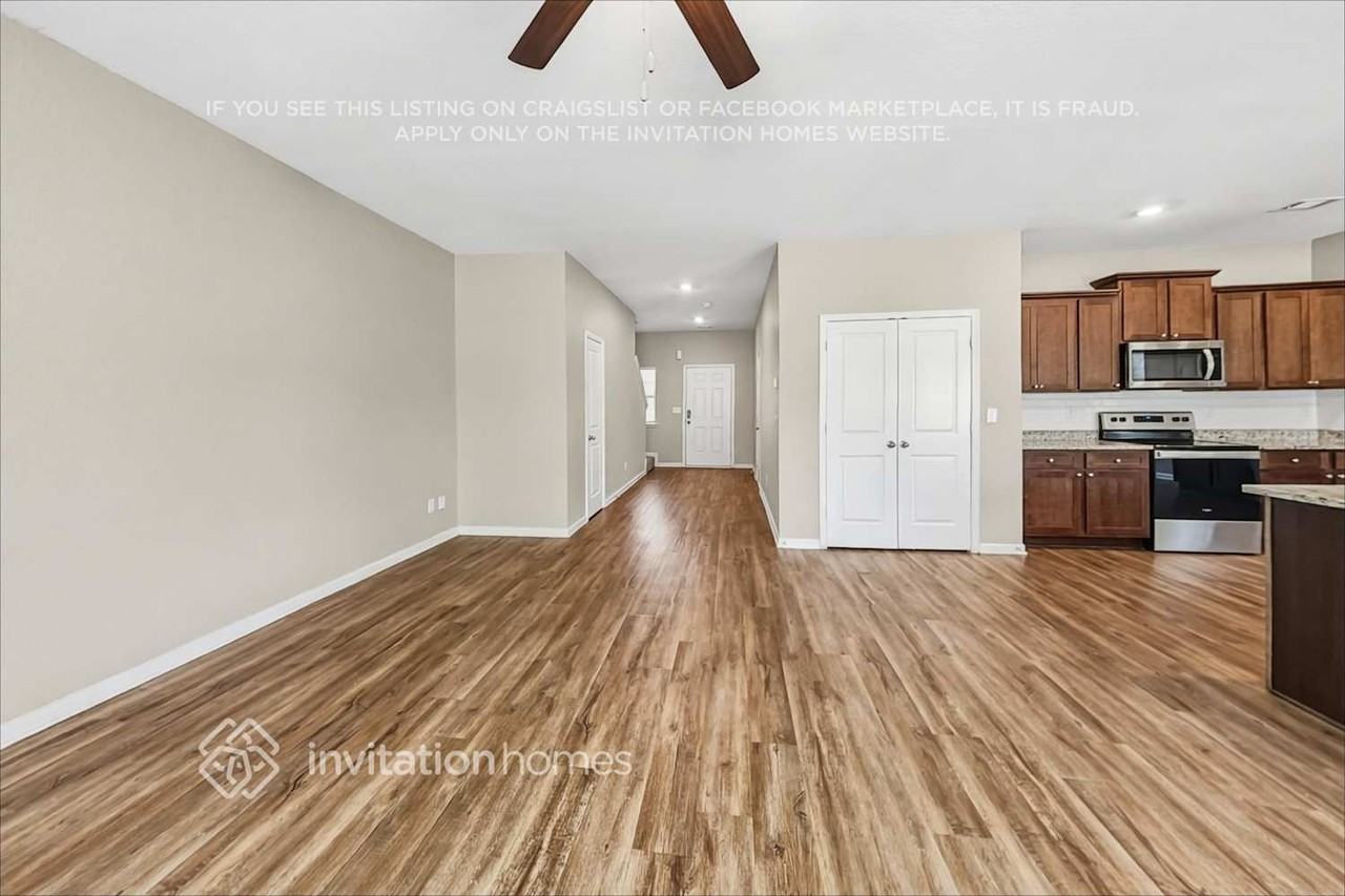 407 Vermeer Ct - Photo 4 of 22