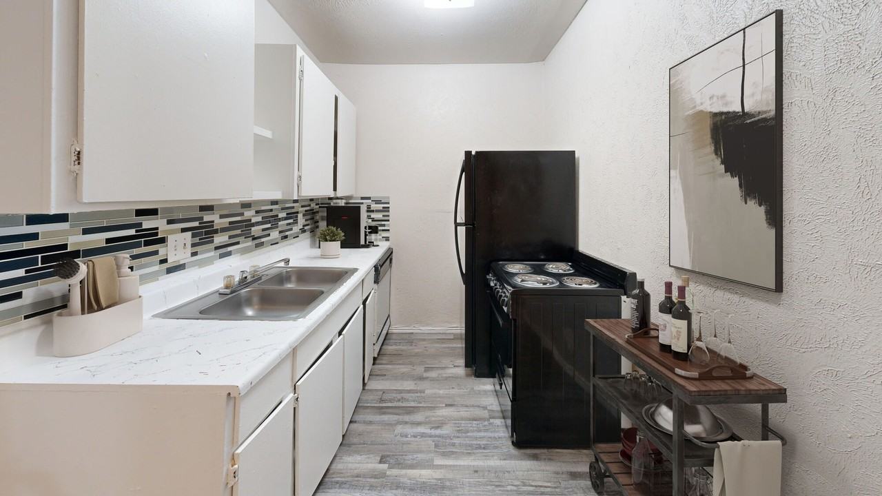 L ABRI APARTMENTS - Photo 7 of 22