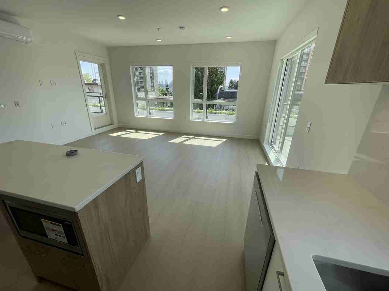 82 First St - Photo 2 of 15