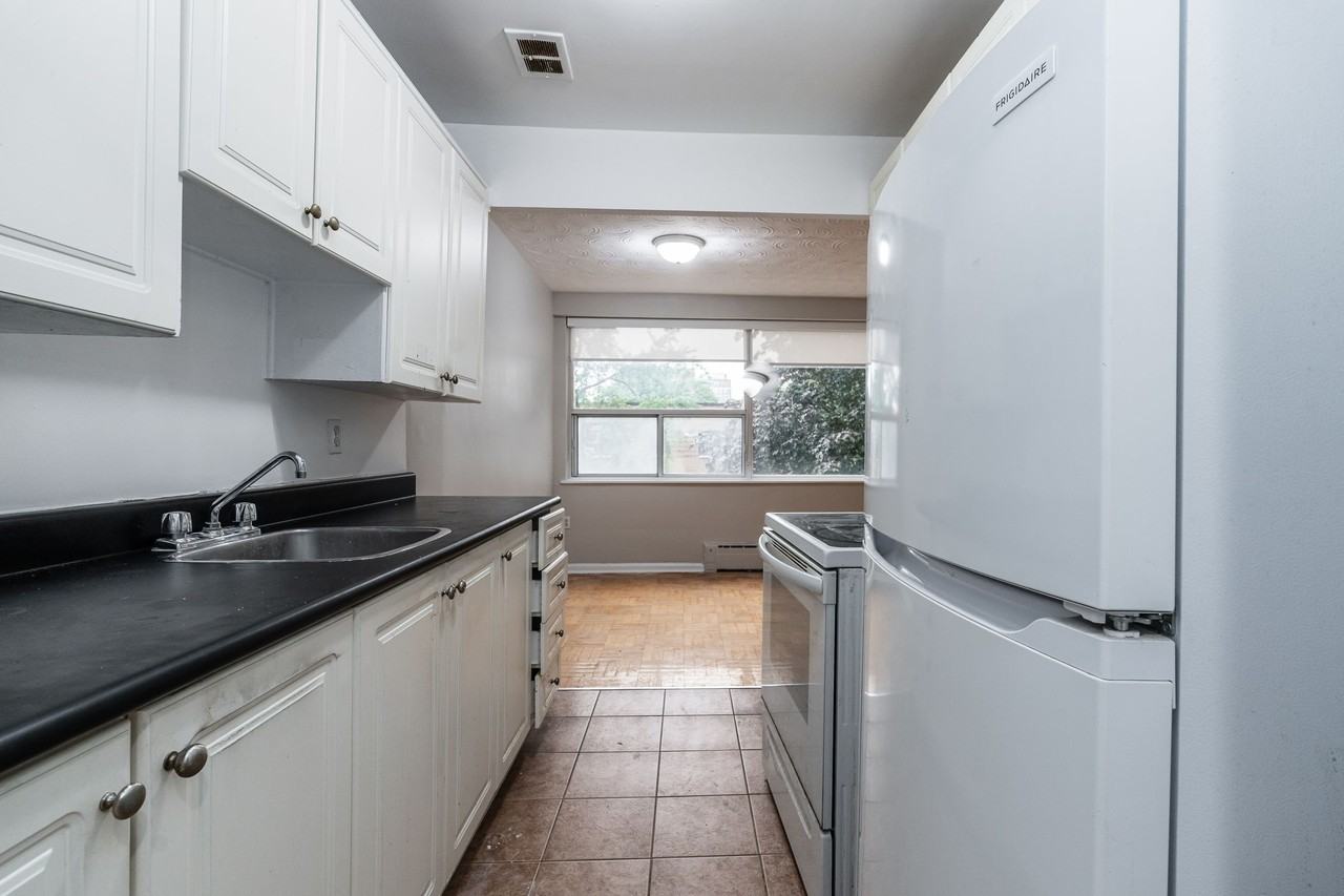 5 Mallory Gardens - Photo 2 of 13