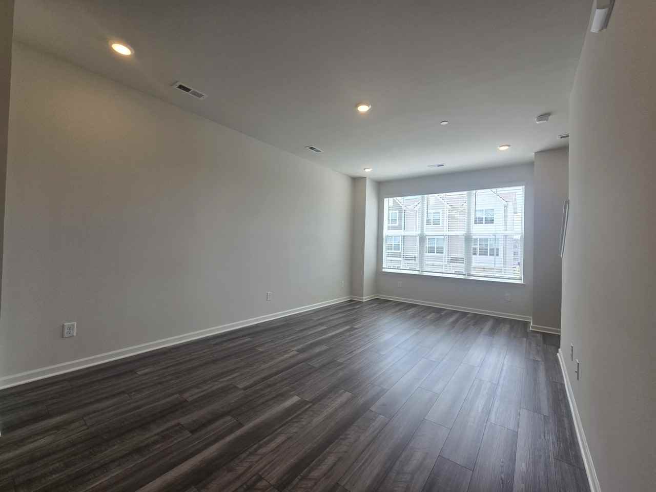 701 Taylor Dr #1 - Photo 4 of 10