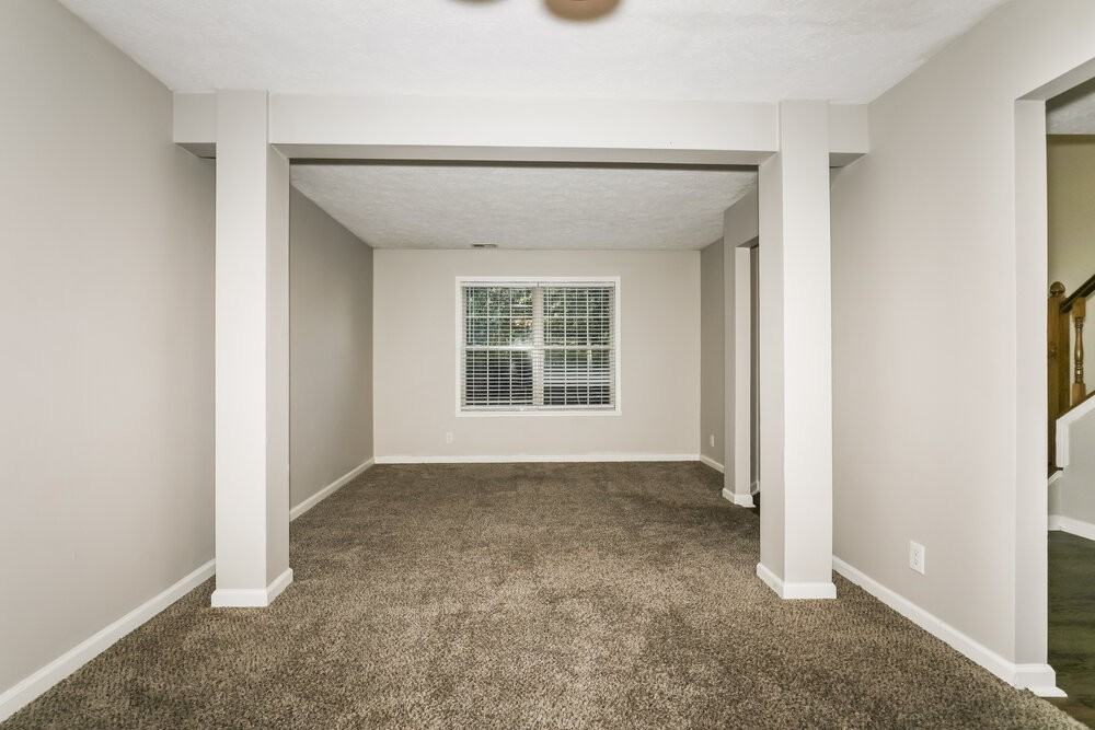 5287 Ivy Hill Dr - Photo 5 of 17