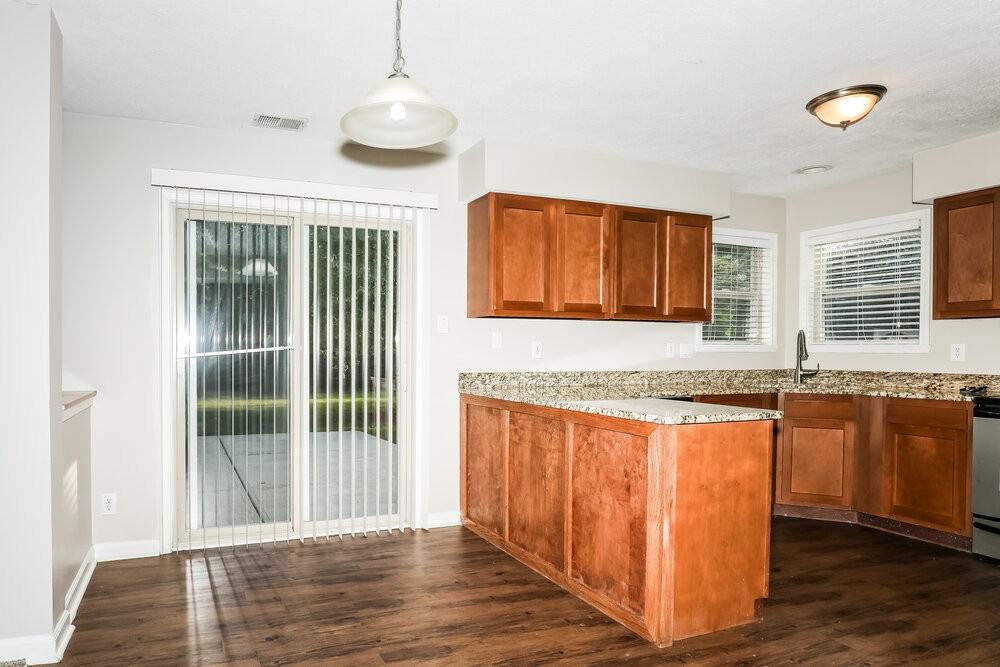 5287 Ivy Hill Dr - Photo 7 of 17