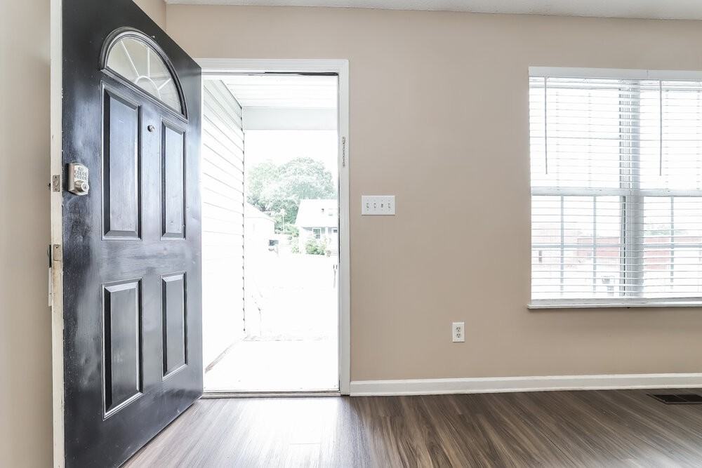 330 W Holt St - Photo 6 of 16