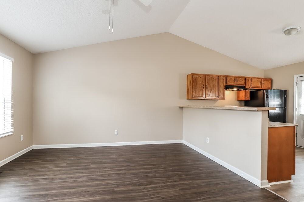 330 W Holt St - Photo 7 of 16
