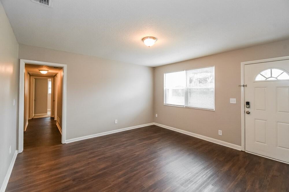 6736 Harlow Blvd - Photo 3 of 16