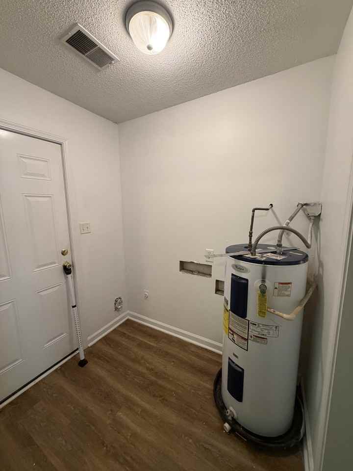 166 Edwards St Se #3 - Photo 3 of 6
