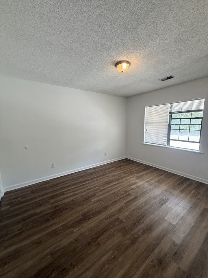 166 Edwards St Se #3 - Photo 5 of 6