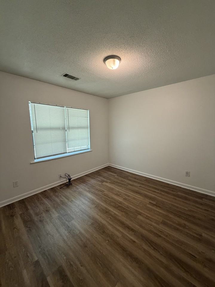 166 Edwards St Se #3 - Photo 6 of 6