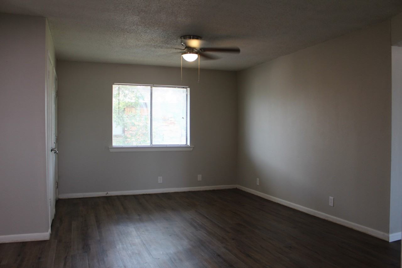 2145 8th St #6 - Photo 2 of 8