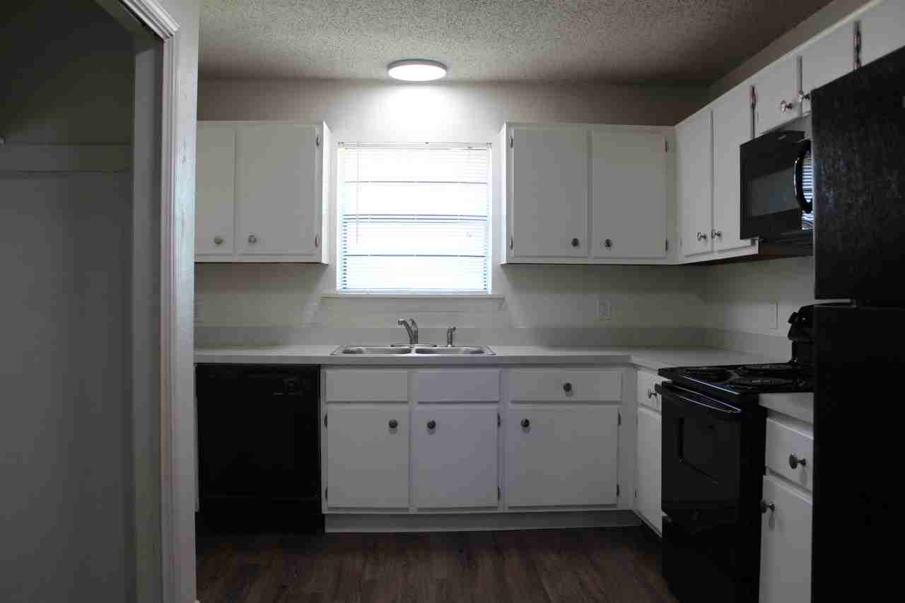 2145 8th St #6 - Photo 3 of 8