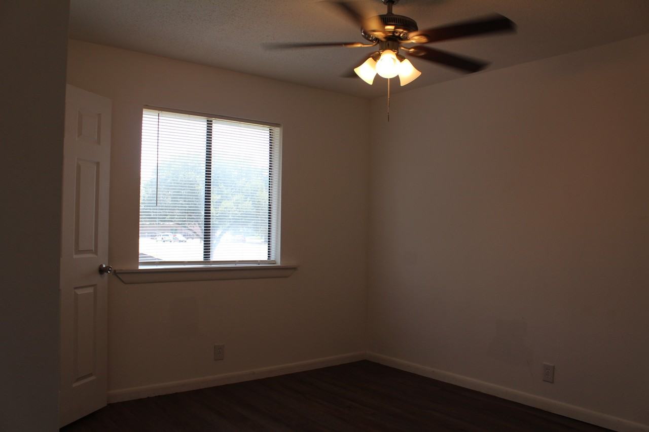 2145 8th St #6 - Photo 5 of 8