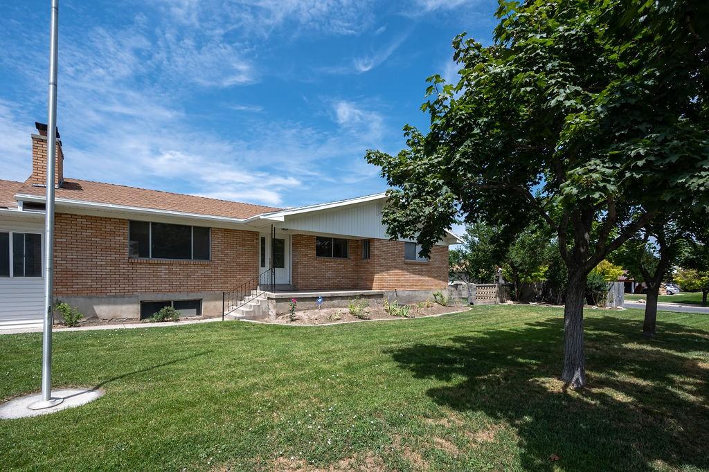11044 S Temple Dr #1 - Photo 2 of 34