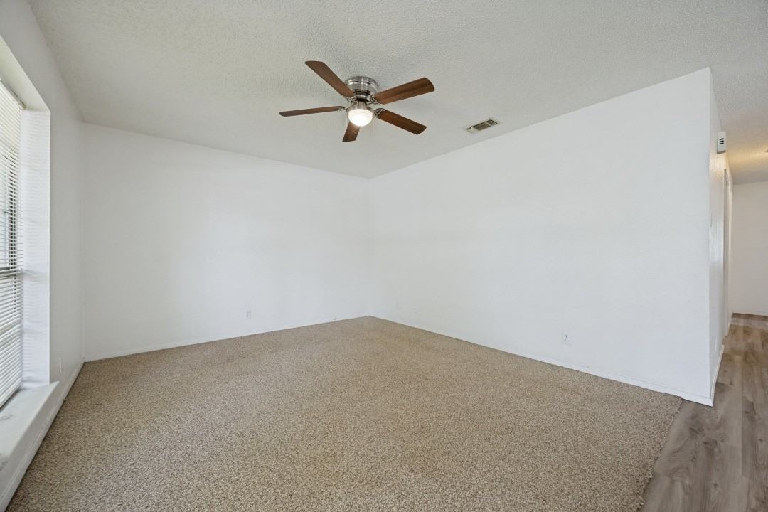 806 W Belden St #1 - Photo 3 of 13