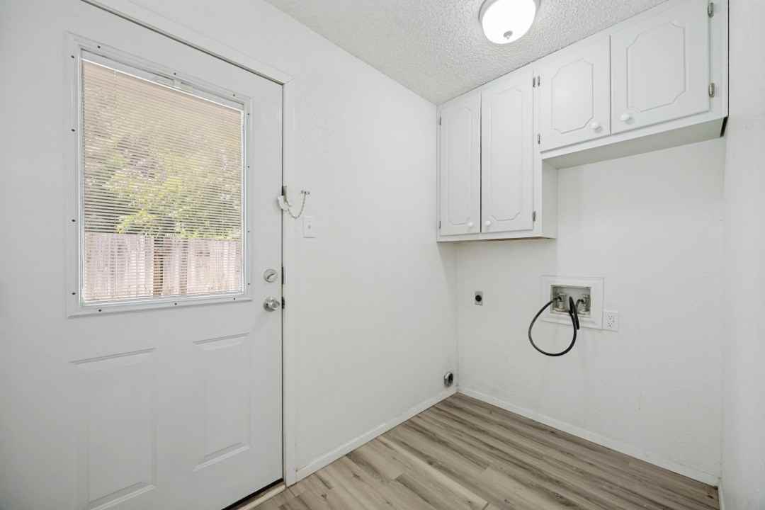 806 W Belden St #1 - Photo 7 of 13