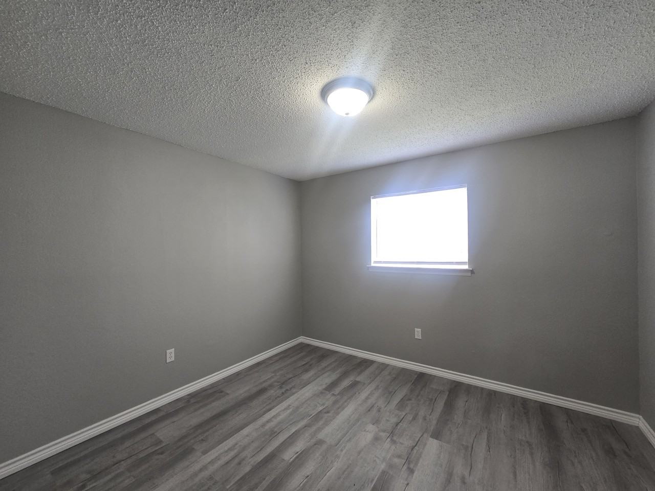 911 Avenue K - 11 #11 - Photo 2 of 9