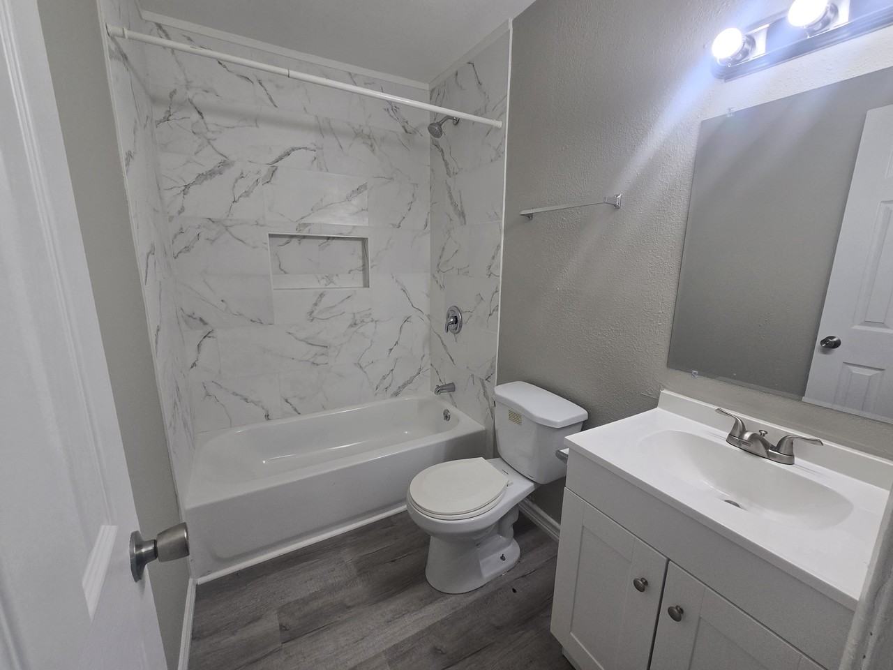 911 Avenue K - 11 #11 - Photo 6 of 9