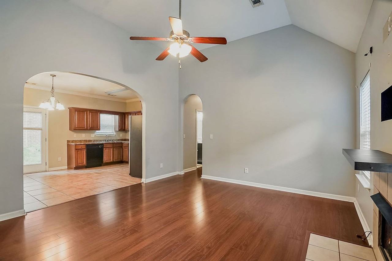 2742 Oxmoor Way - Photo 4 of 16