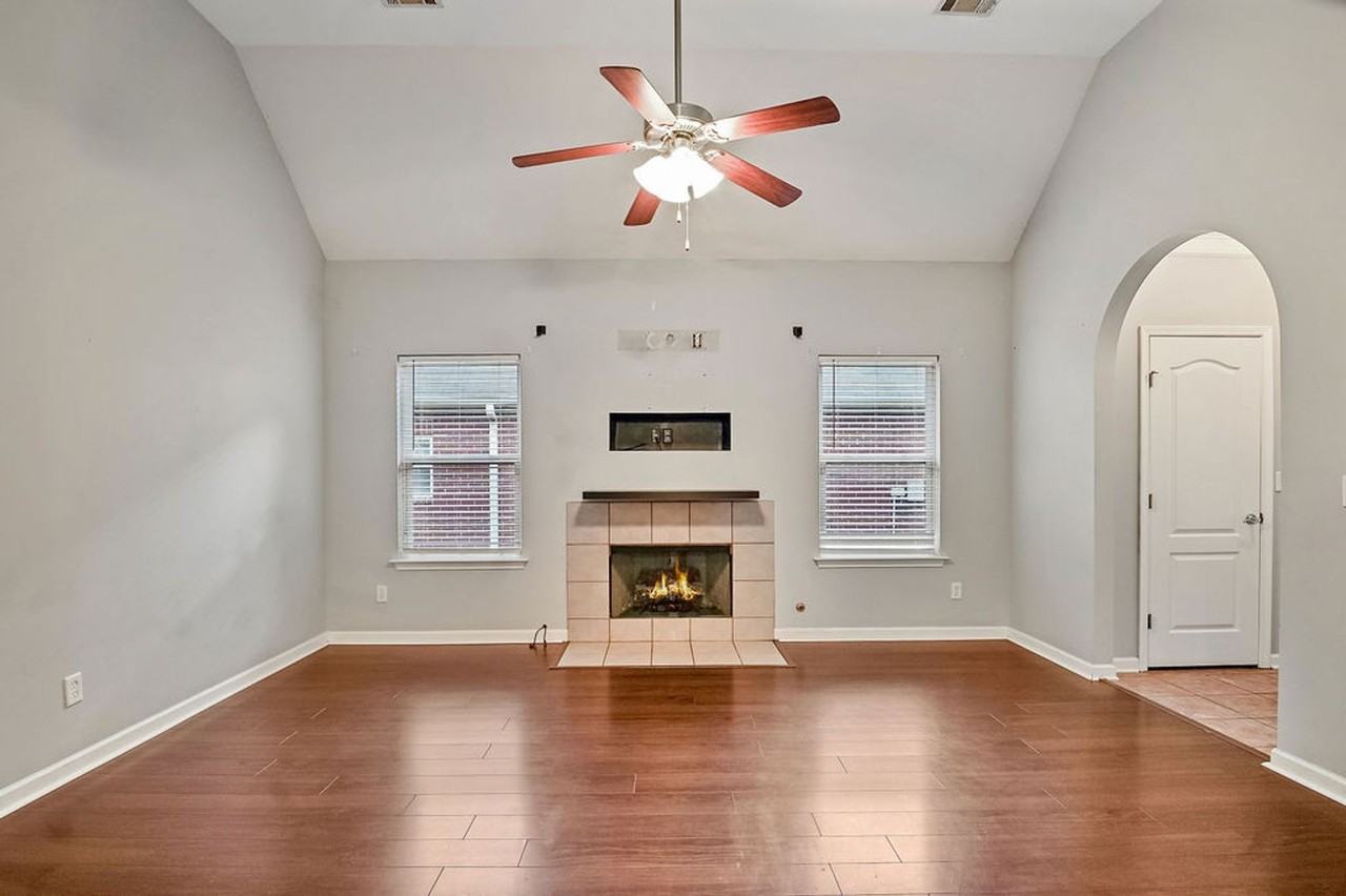 2742 Oxmoor Way - Photo 5 of 16