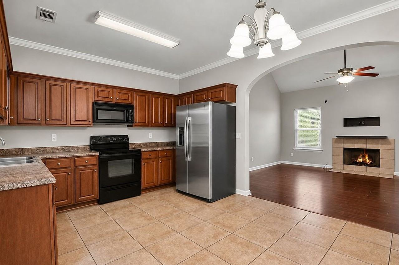 2742 Oxmoor Way - Photo 7 of 16