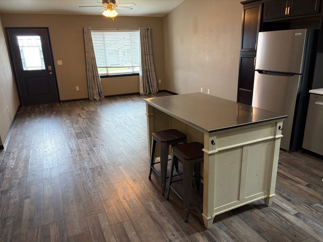 1247 Juneau Dr - Photo 4 of 19