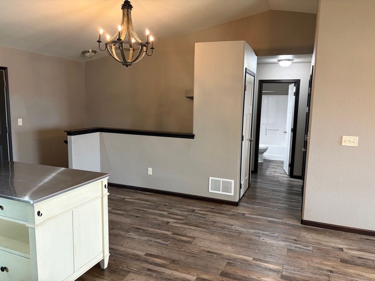 1247 Juneau Dr - Photo 5 of 19