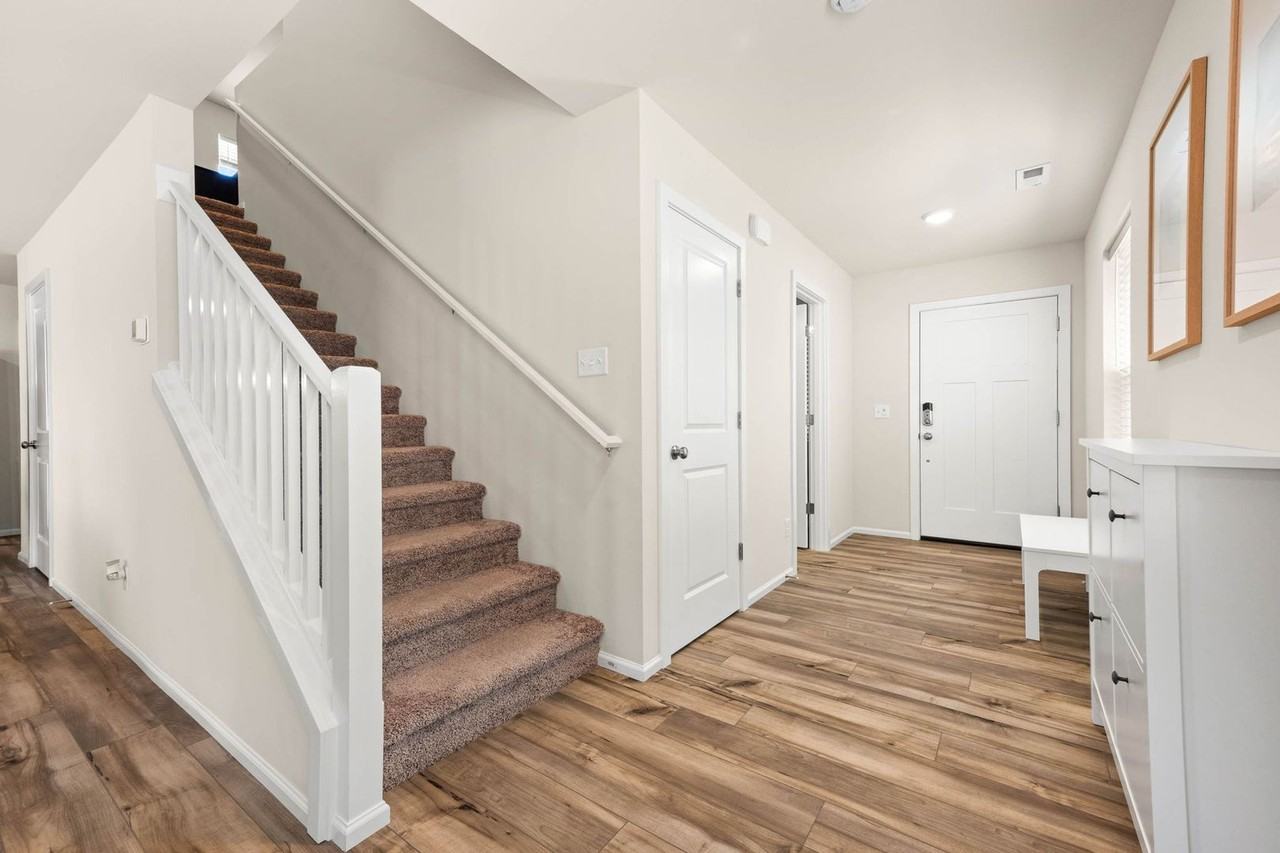 15204 Prescott Loop Se - Photo 4 of 35