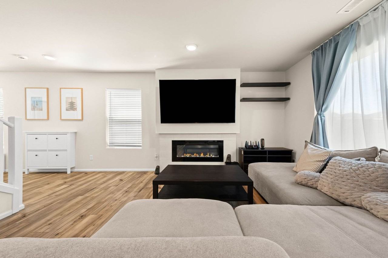 15204 Prescott Loop Se - Photo 6 of 35