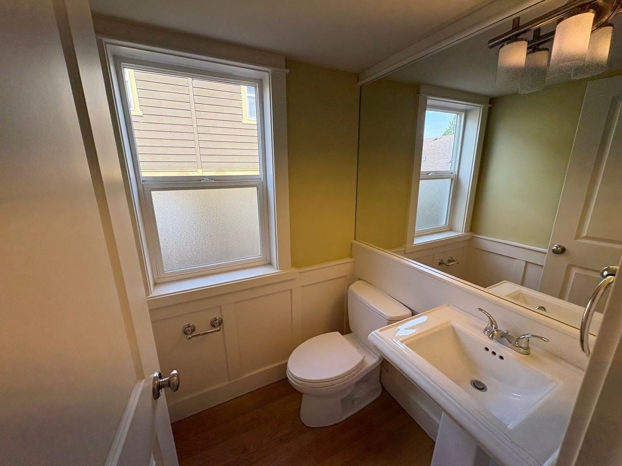 2110 Nob Hill Ave N #B - Photo 6 of 19