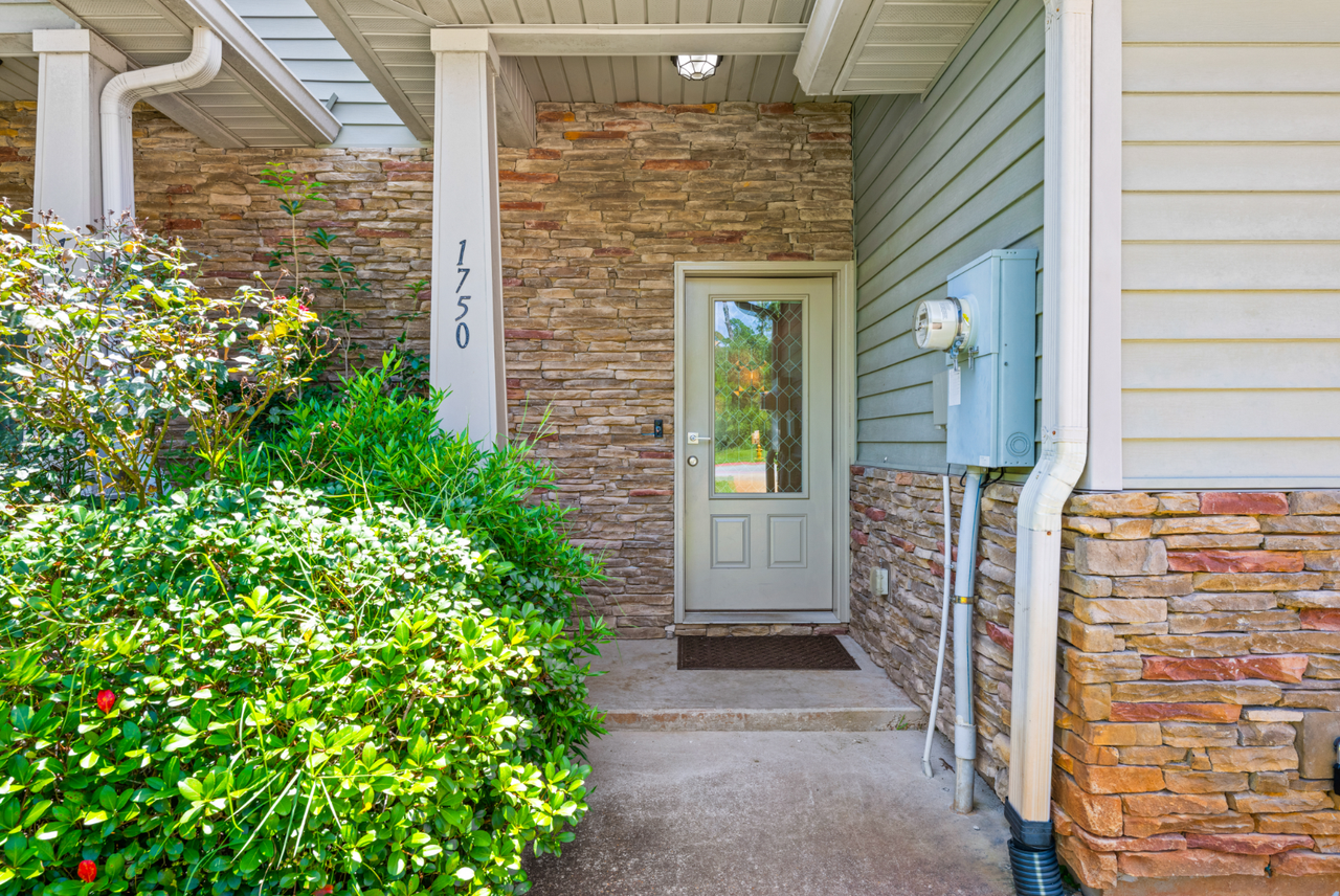 1750 Sound Haven Ct - Photo 2 of 25