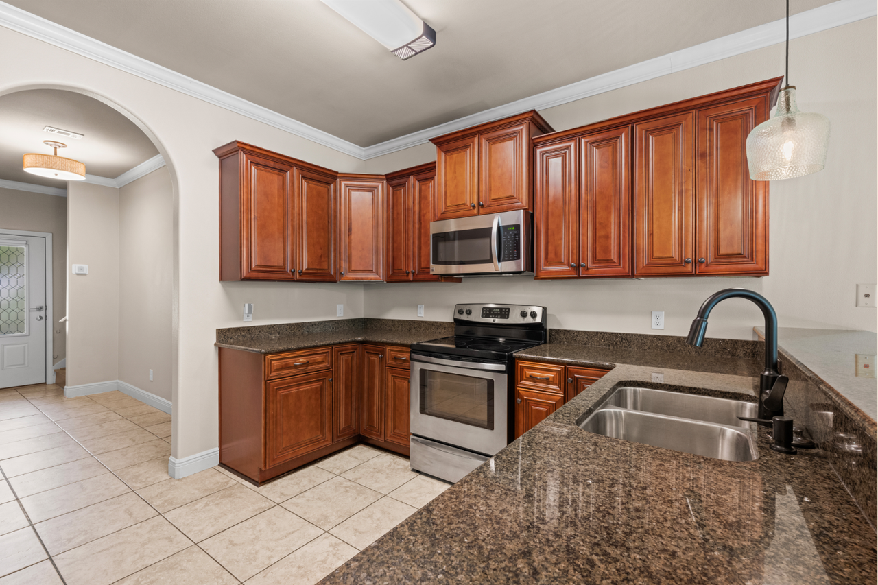 1750 Sound Haven Ct - Photo 4 of 25
