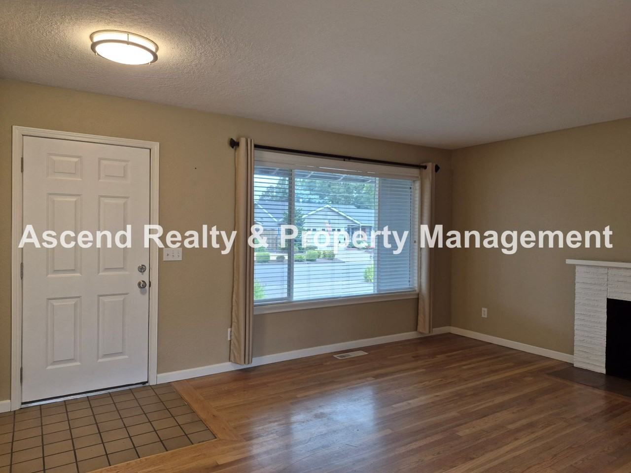 1490 Nw 137th Ave - Photo 3 of 22