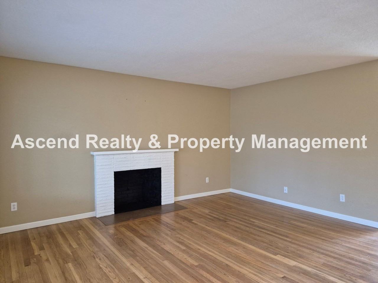 1490 Nw 137th Ave - Photo 5 of 22