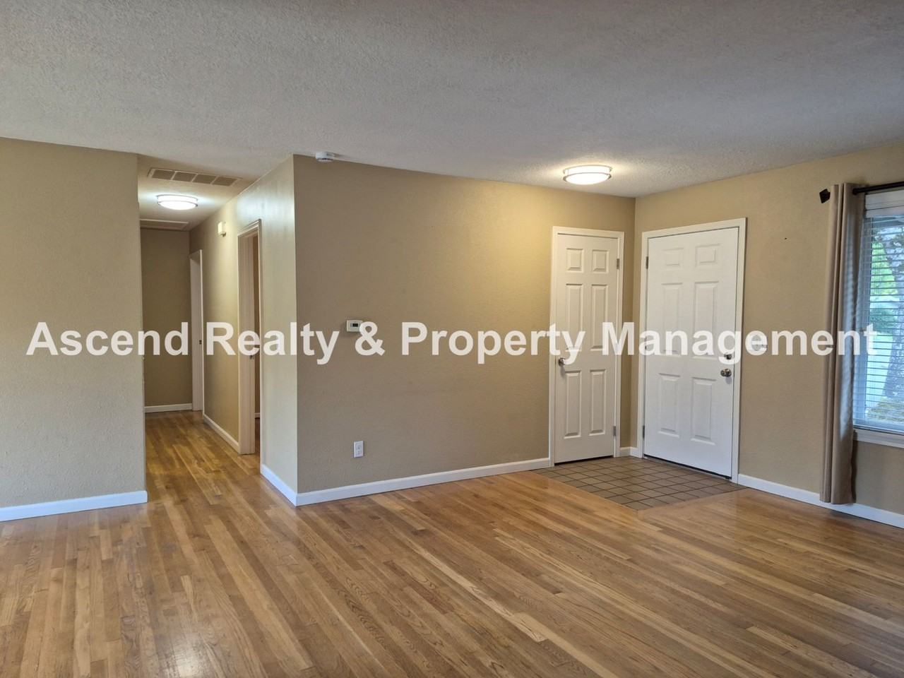 1490 Nw 137th Ave - Photo 6 of 22