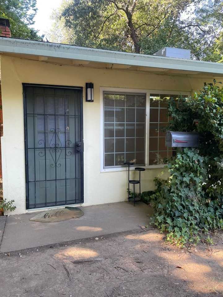 2266 Washington Ave - Photo 2 of 19