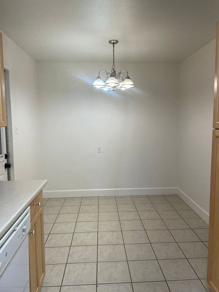 2266 Washington Ave - Photo 7 of 19