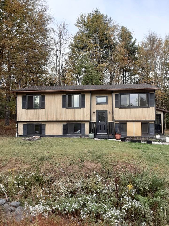 39 Laurel Ln #1