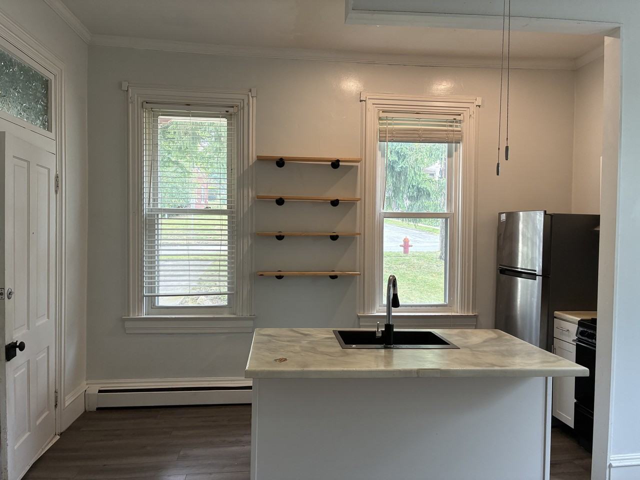 303 N Market St #B - Photo 5 of 13