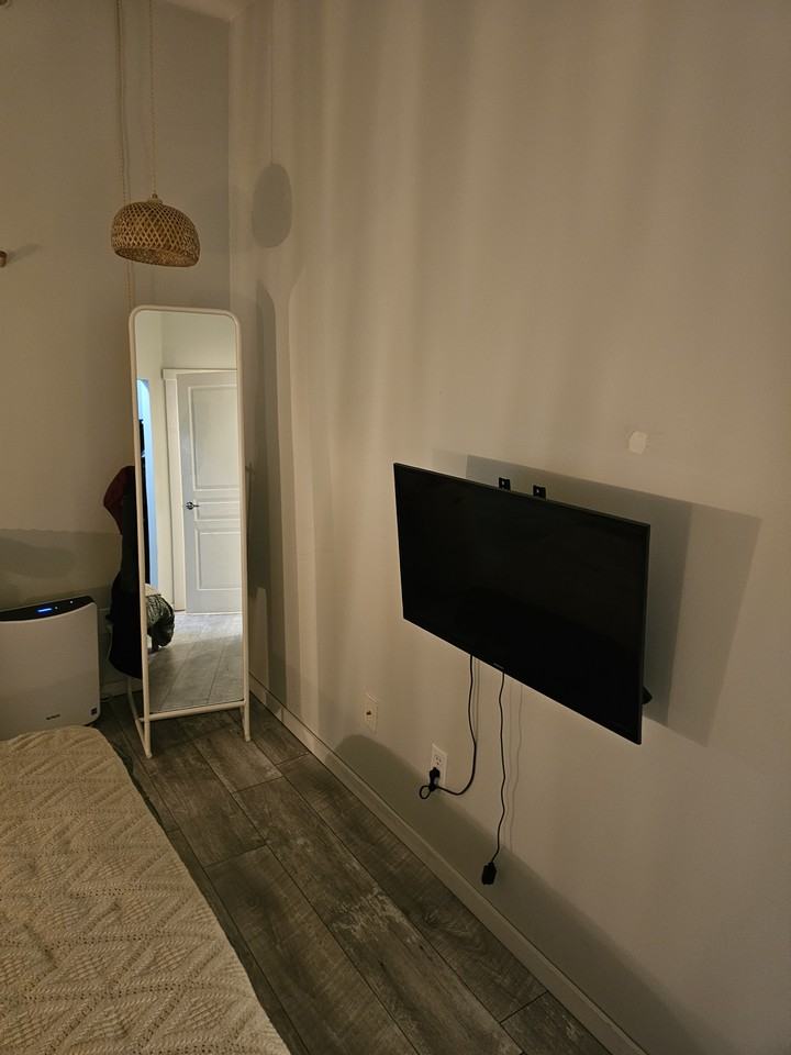9319 University Crescent #512 - Photo 5 of 17
