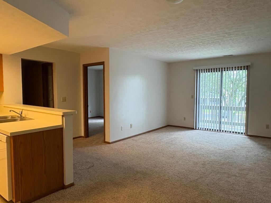 5318 Stonemeadow Ave Apt F - Photo 4 of 16