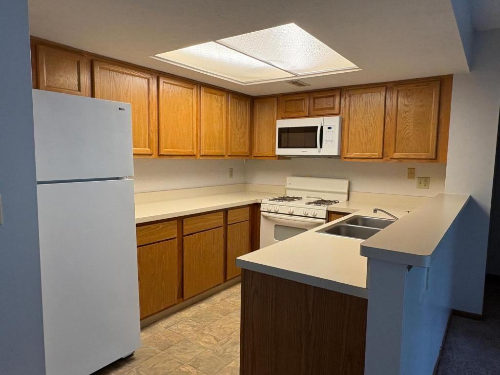 5318 Stonemeadow Ave Apt F - Photo 5 of 16