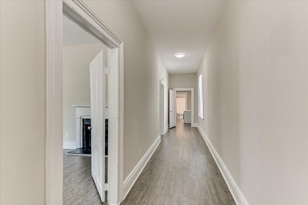 256 Walker St - Photo 4 of 23