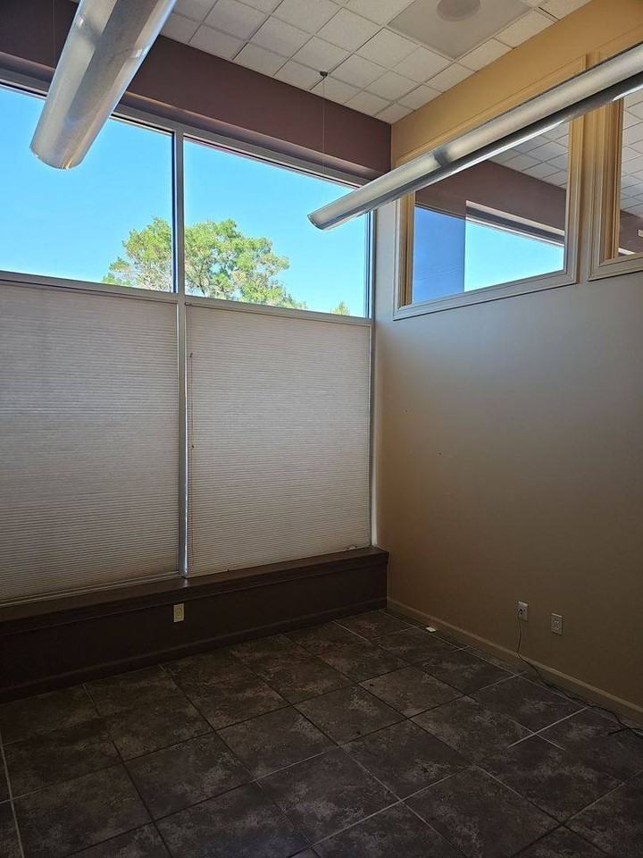 244 Nw 2nd St #103 - Photo 5 of 10