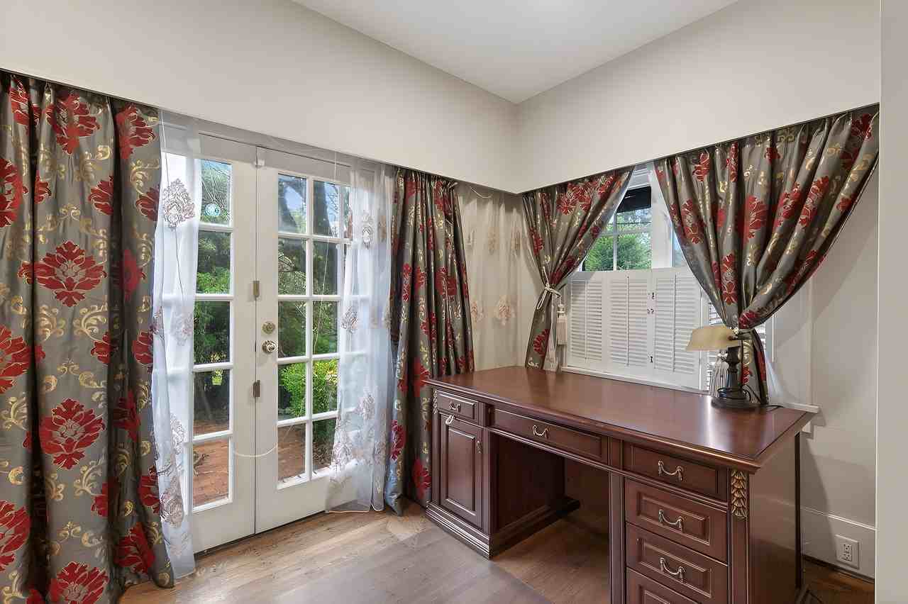1462 Devonshire Crescent - Photo 5 of 20