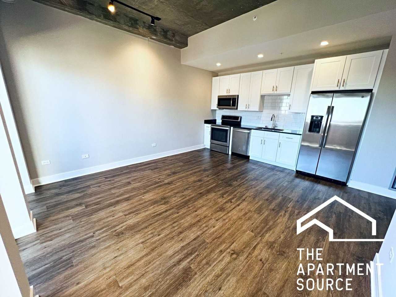 3833 N Broadway St #614 - Photo 3 of 38