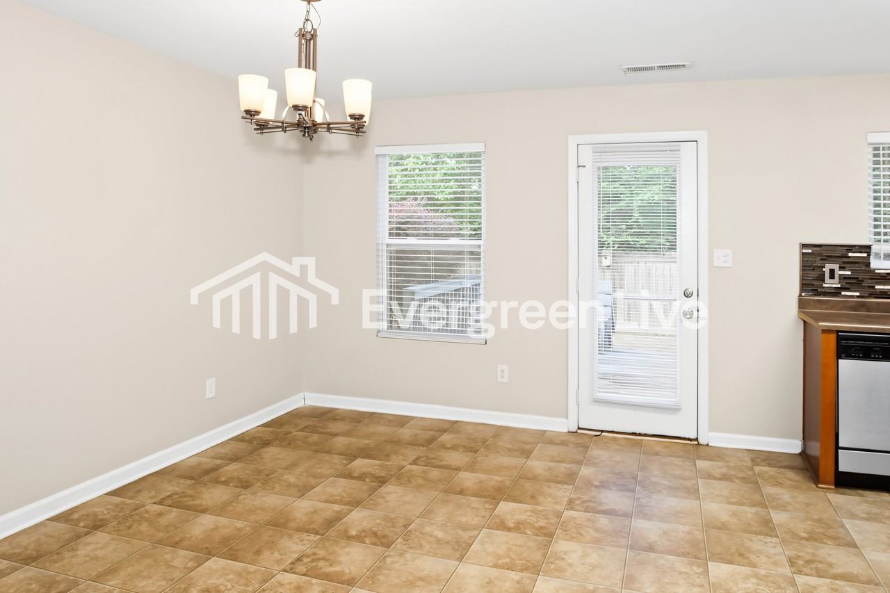 233 Laramie Cir Nw - Photo 5 of 15