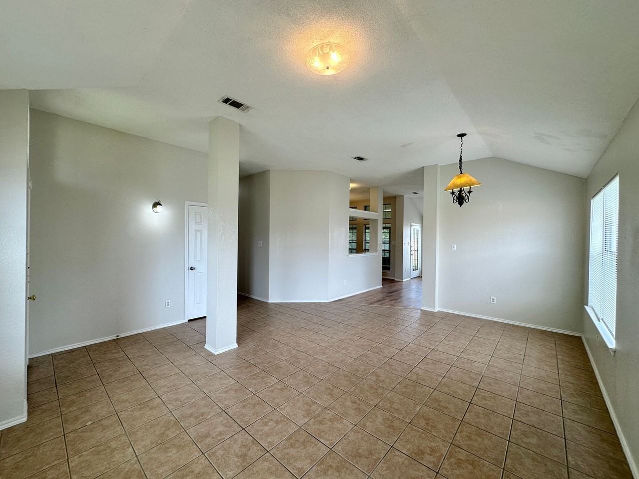 607 Hogan Dr - Photo 6 of 45