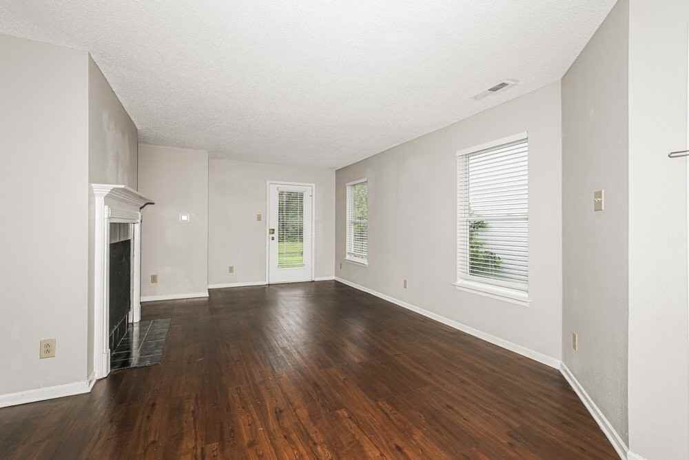3015 Redland Ln - Photo 4 of 16